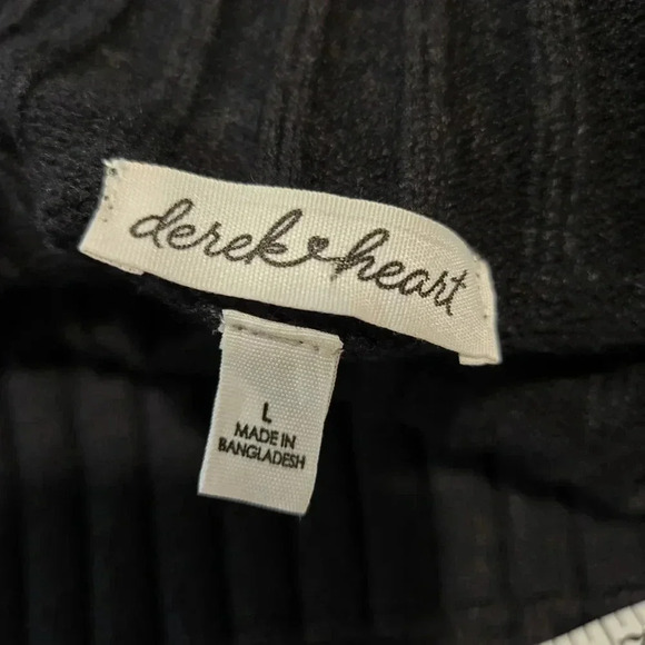 Elegant Black Mock Neck Knit Sweater - New with Tags - Picture 13 of 14